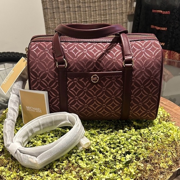 Michael Michael Kors Burgundy Duffel/Satchel
Bag NWT $678.00 - Picture 1 of 6
